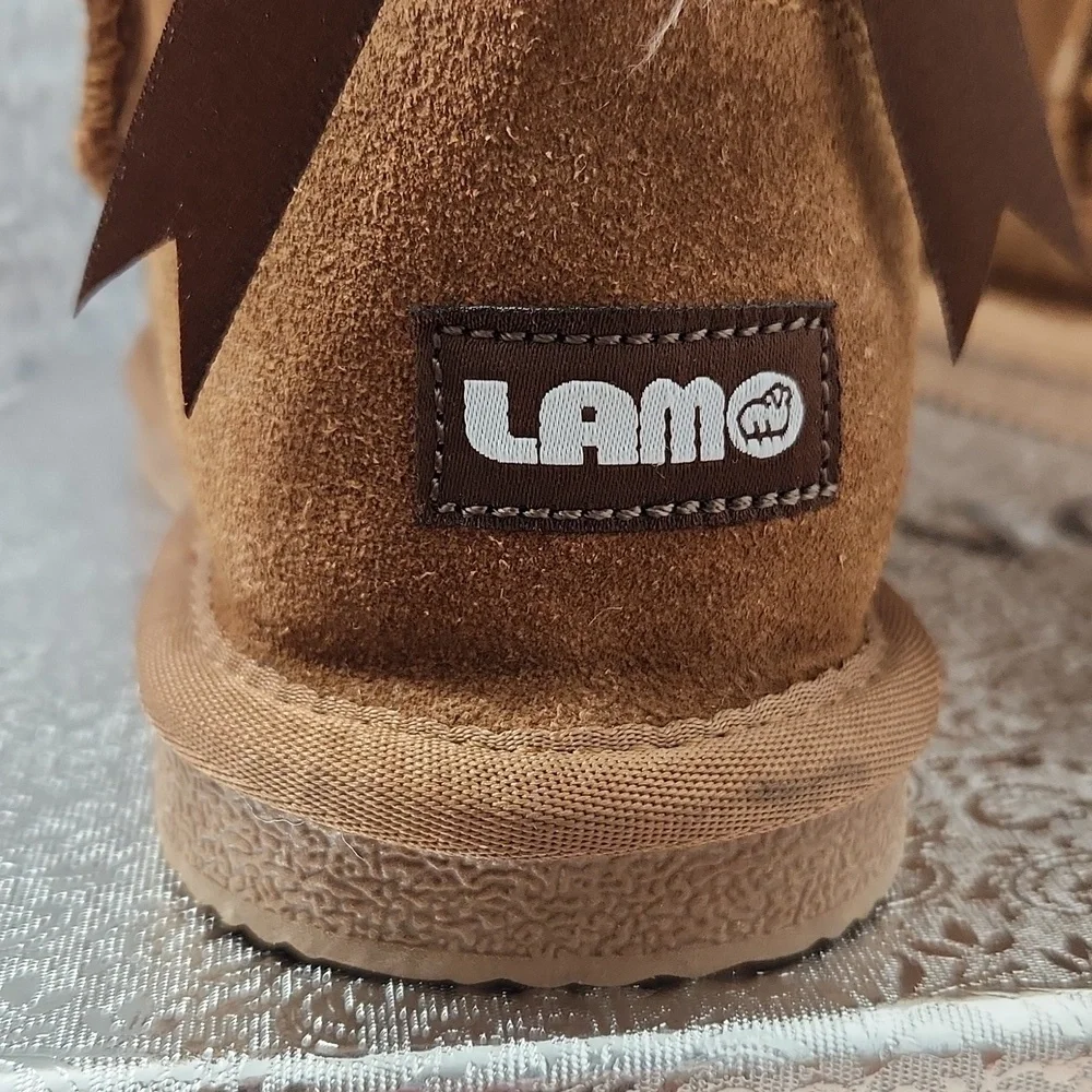 LAMO Girl  Size 2. Brown Suede Boots with Cream Fur Trim